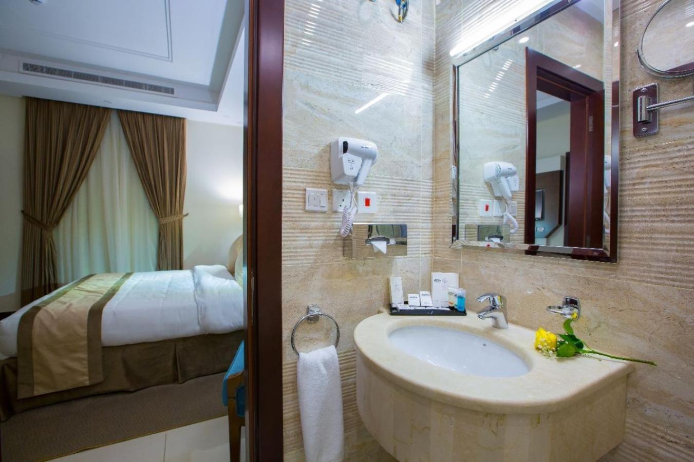 Sun Park Hotel Suites Dschidda Exterior foto